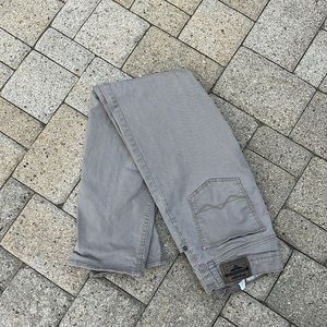 Men’s Wrangler Tan Pants. 32x32. Straight Fit